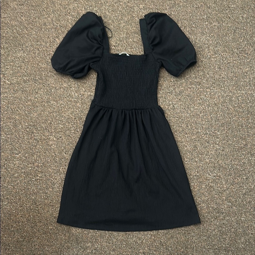 H&M Black Textured Puff Sleeve Dress